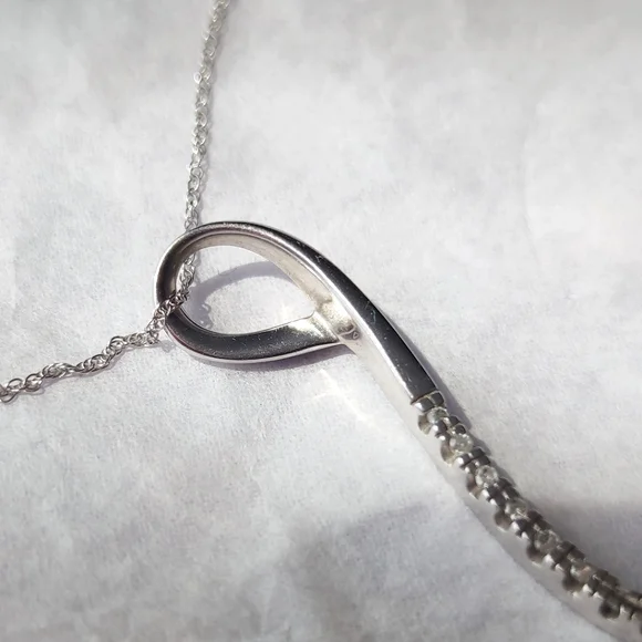 Taj Jewelers 10k white gold & diamonds pendant on 14k white gold singapore chain - Picture 7 of 12